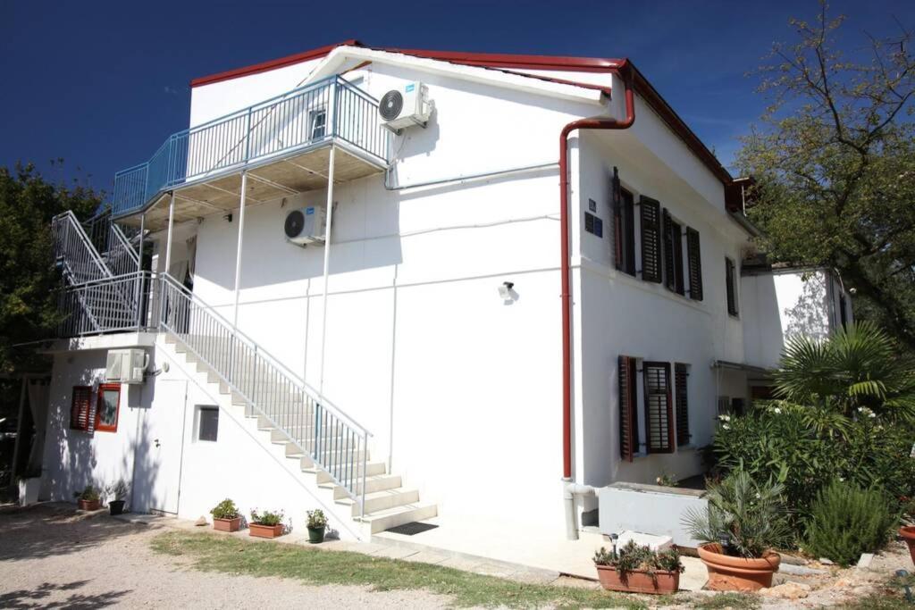 Apartment- Family Studio Malinska Εξωτερικό φωτογραφία